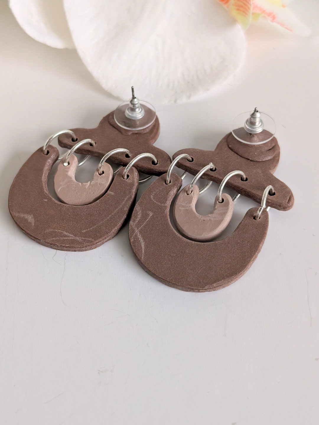 Tribal earrings "Ai'la" - Polymer clay & Stainless steel - Brown, rosezood and peacock blue colours - Approximately 5.2 cm high