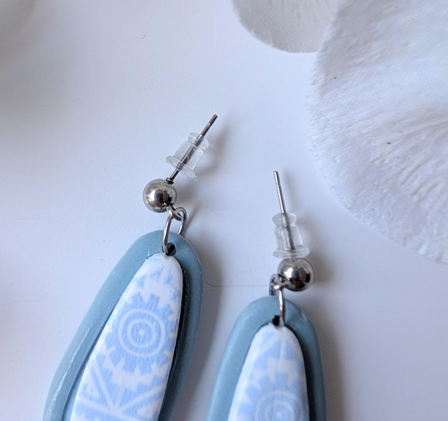 Pre-Columbian style drop earrings - Handmade - Aztec motifs - Polymer clay and stainless steel - Baby blue