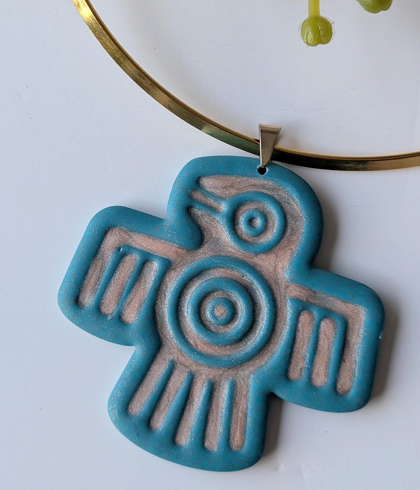 Torque necklace with Aztec bird pendant – Polymer clay & stainless steel – Teal blue and gold – Hypoallergenic