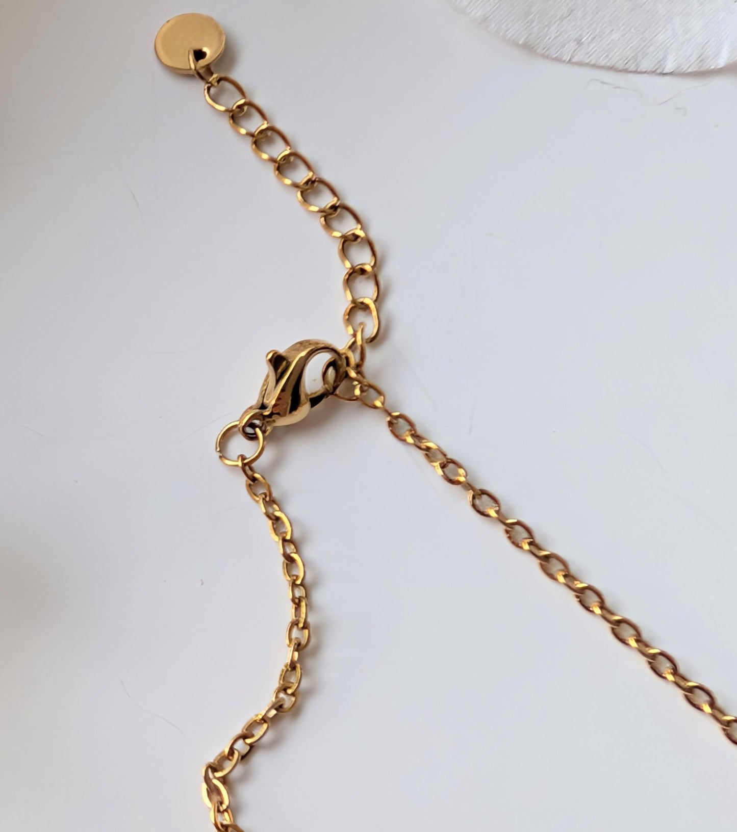 Ethnic bracelet - Aquamarine, brass, zamac and stainless steel - 24K gold plated - Approximately 19 cm - Adjustable
