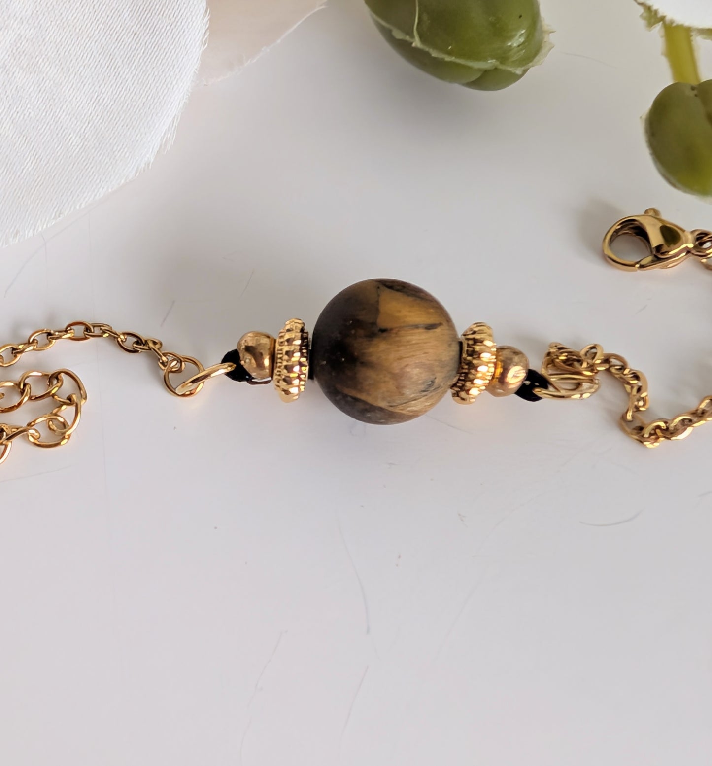Bracelet with tiger eye bead  - 24 K gold-plated stainless steel & gemstone - Approximately 18 cm long
