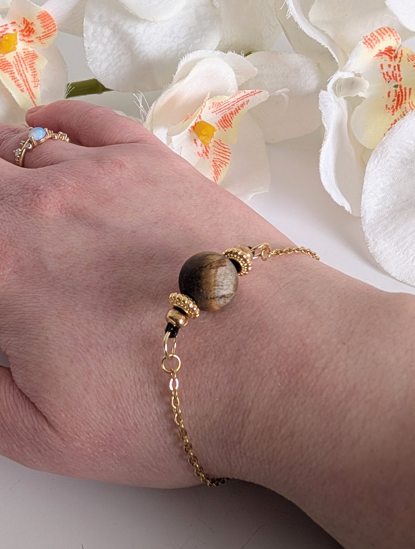 Bracelet with tiger eye bead  - 24 K gold-plated stainless steel & gemstone - Approximately 18 cm long