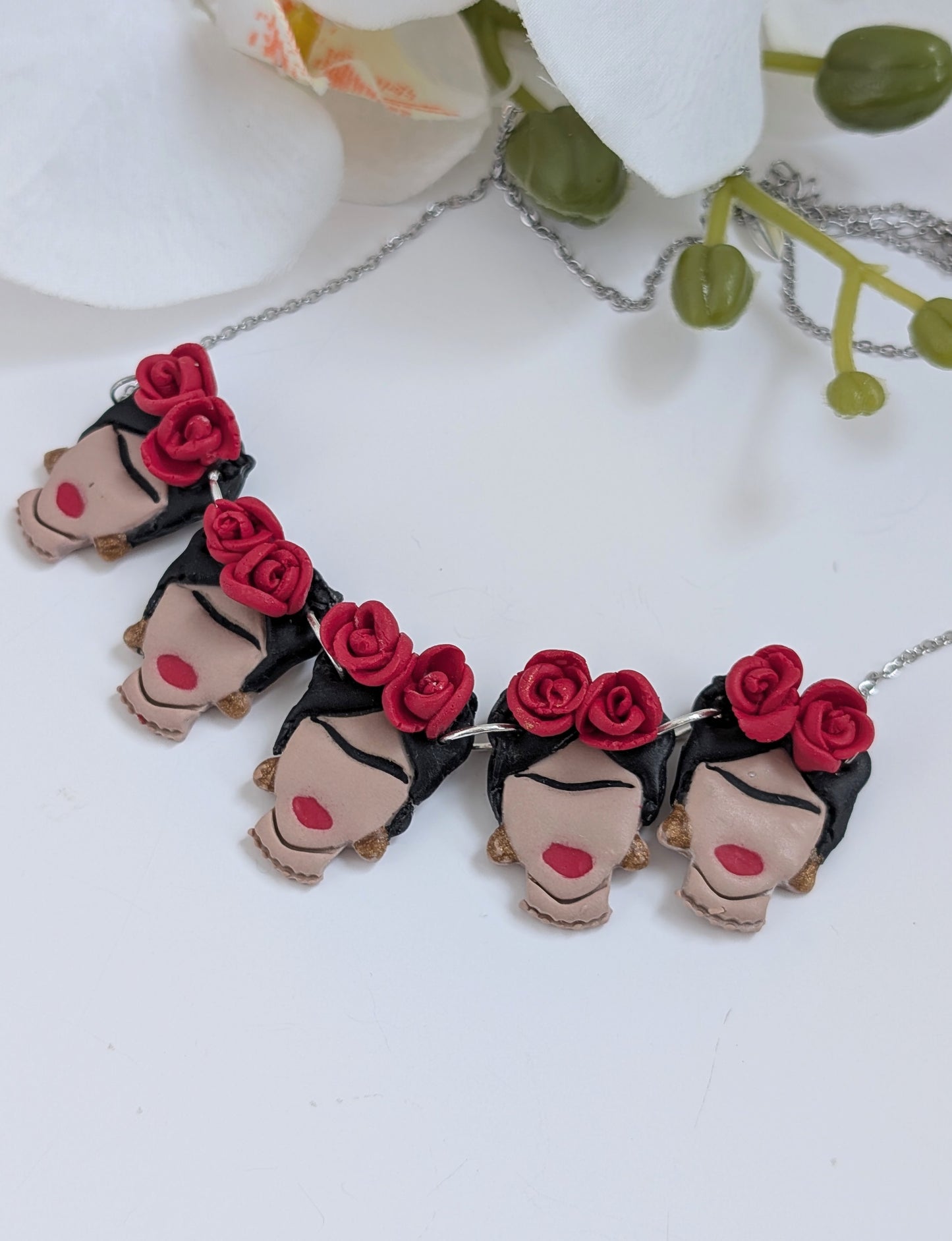 Handmade necklace - Iconic artist portrait - Polymer clay & stainless steel - Mexican art jewelry - Approximately 54 cm length - Adjustable
