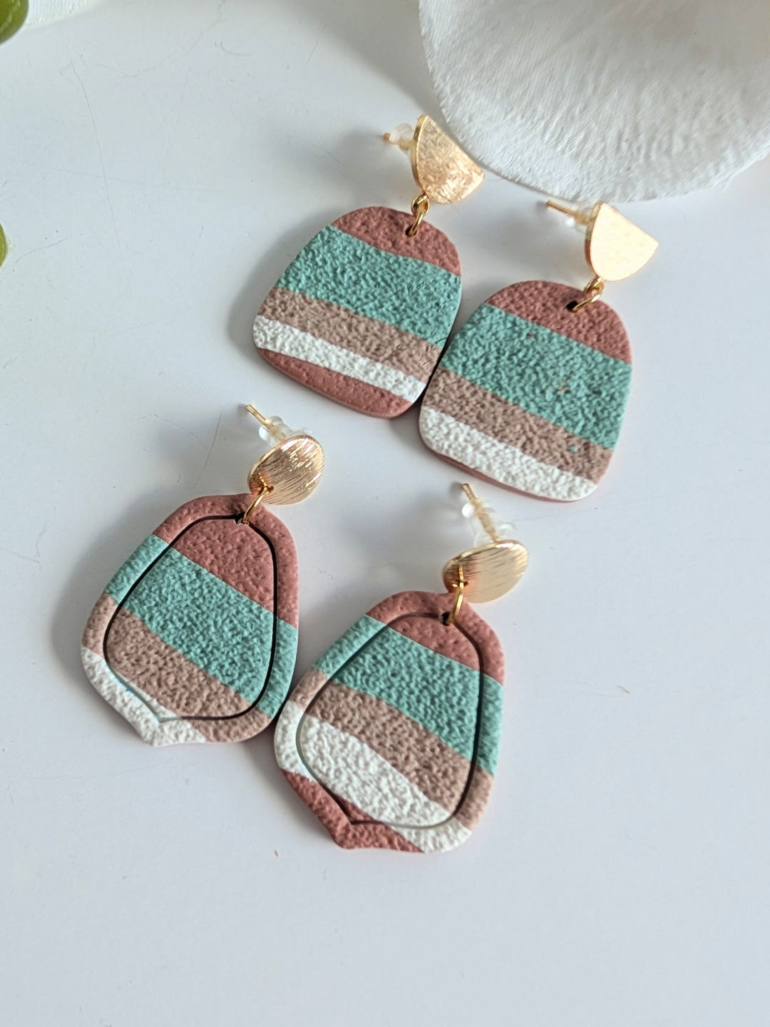 Earrings "Killa" – Polymer Clay – Pre-Columbian Bohemian Jewelry in Green & Terracotta – Gold-Plated Brass and Steel – Petal or Arch