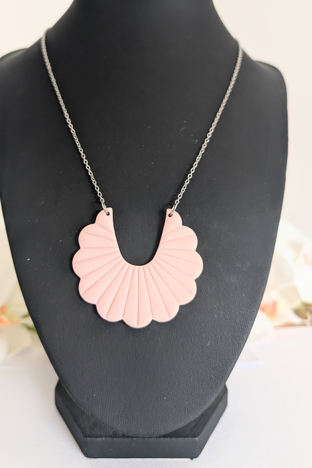 Art Deco necklace - Maya-inspired fan pendant made from polymer clay - Approximately 46 cm neck circumference - 316L surgical steel chain - Ballerina pink or Baby blue