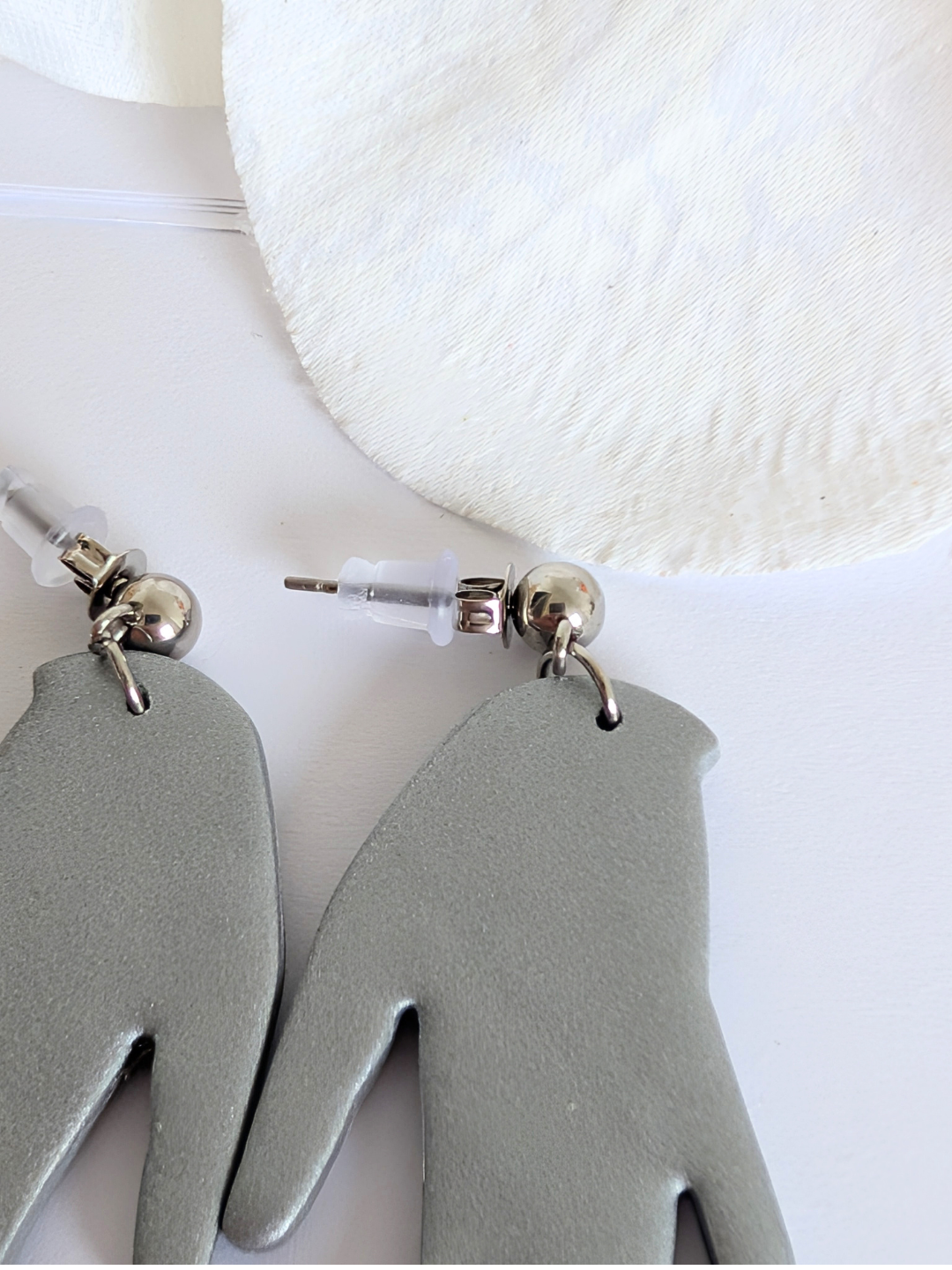 Hands Earrings - Frida Kahlo Inspired - Manitas -  Gold or Silver Polymer Clay - Artistic boho jewelry