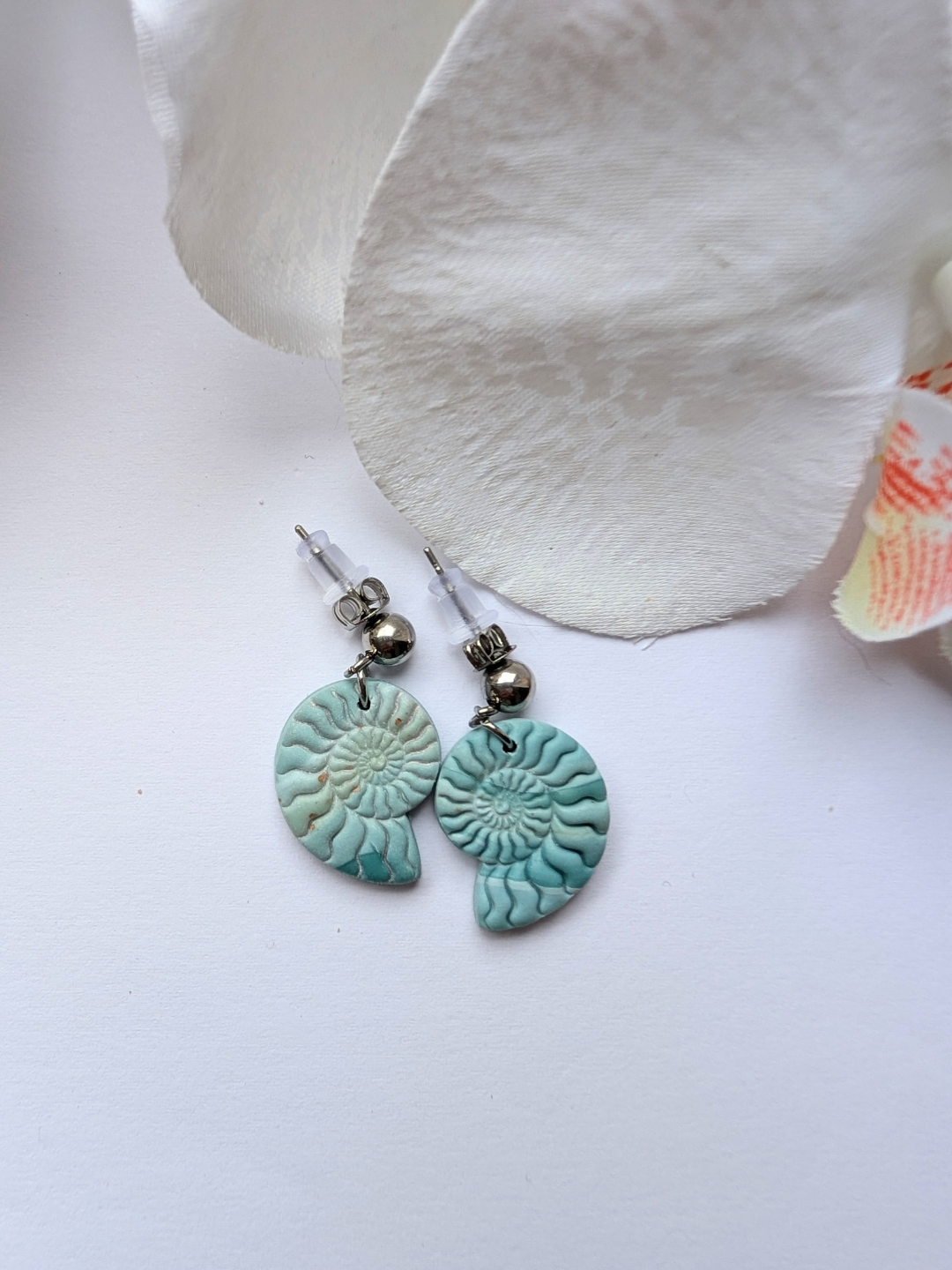 “Tecciztli” Blue Ammonite Earrings | Marbled Effect | Polymer Clay | Minimalist Ocean-Inspired Style | Stainless Steel