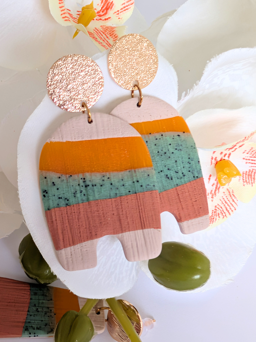 "Yaretzi" Boho Earrings – Wood Effect Polymer Clay – Handmade Graphic Earrings – Contemporary Ethnic Jewelry
