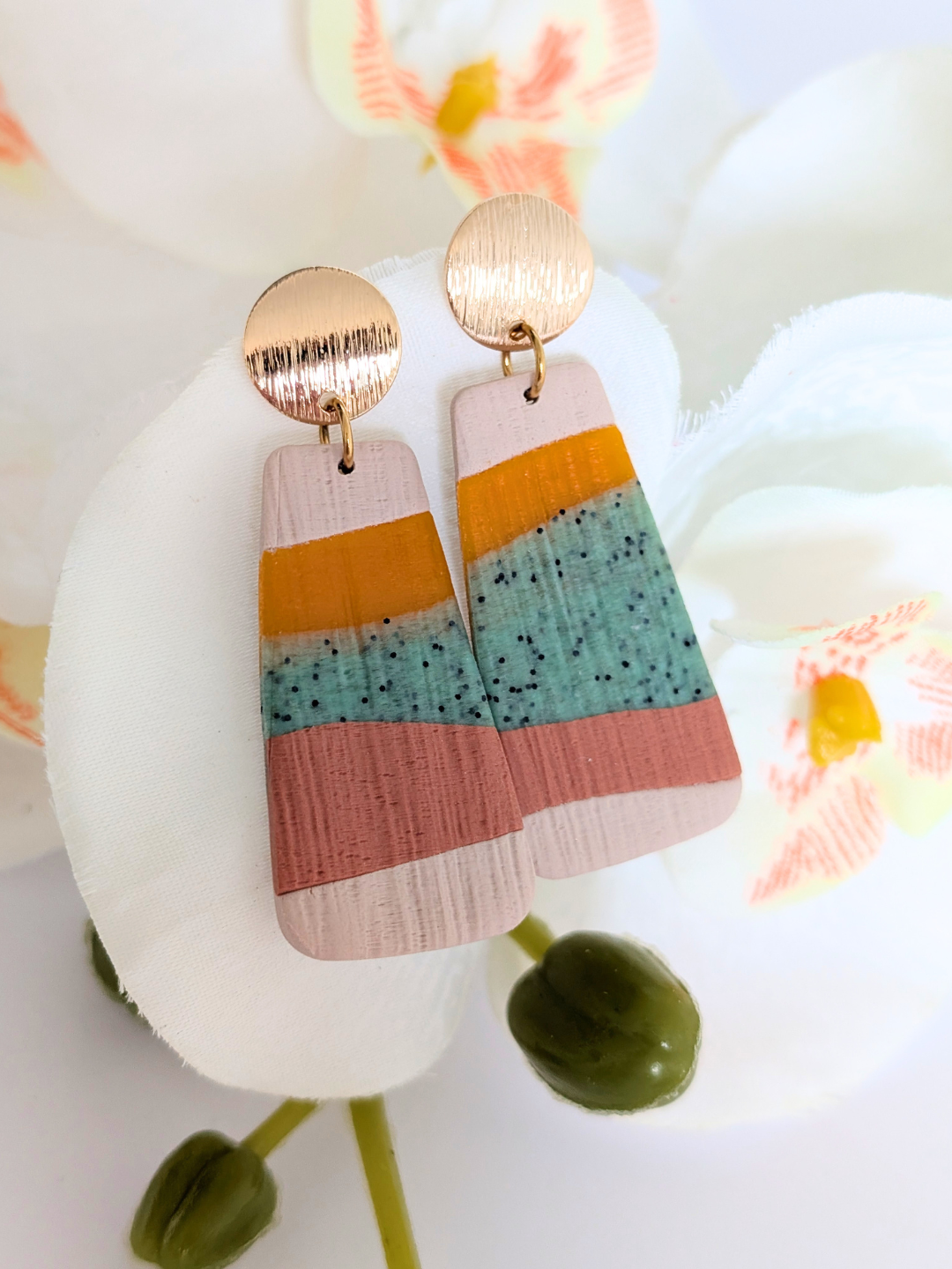 "Yaretzi" Boho Earrings – Wood Effect Polymer Clay – Handmade Graphic Earrings – Contemporary Ethnic Jewelry