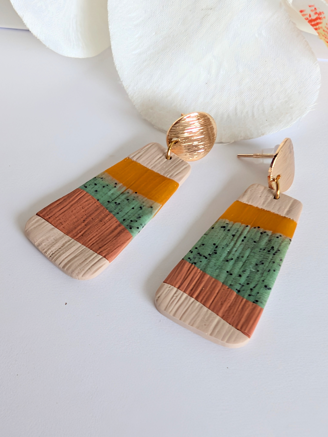 "Yaretzi" Boho Earrings – Wood Effect Polymer Clay – Handmade Graphic Earrings – Contemporary Ethnic Jewelry