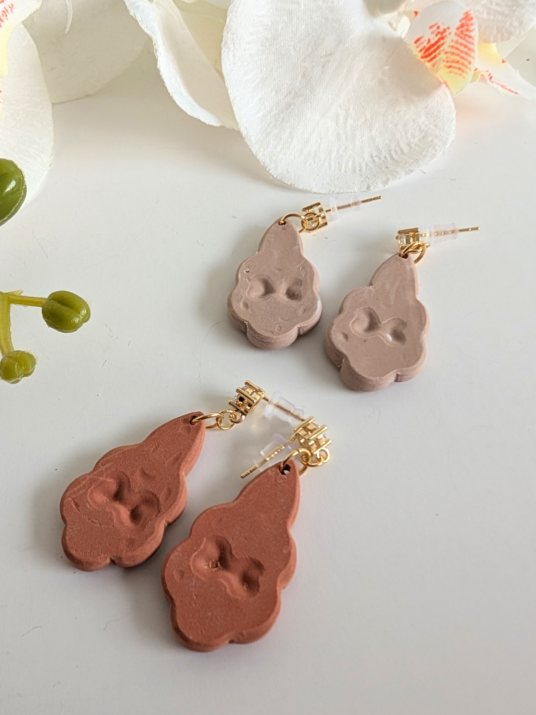 Earrings “Anna” – Polymer Clay, Brass, 925 Silver & Zircon – 18K Gold Plated – Height: 4.6 cm – Rosewood or Terracotta