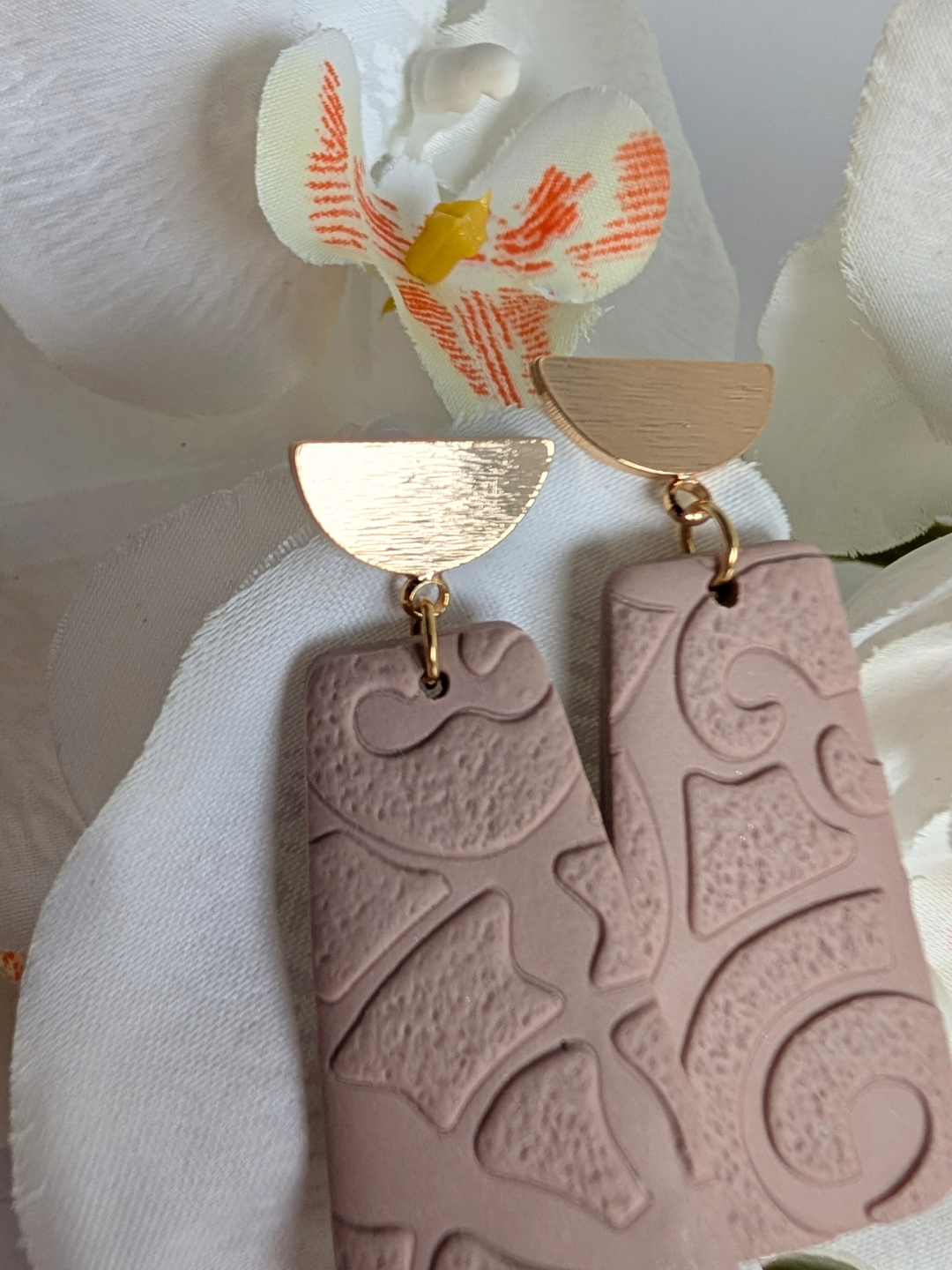'Maya' Earrings – Polymer Clay & Brass – 18K Gold Plated – Approx. 5 cm high – Rosewood color