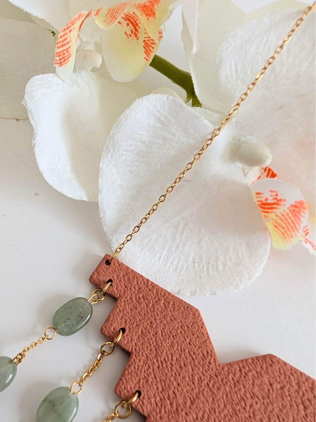 Handmade Precolumbian-inspired statement necklace 'Suyana' - Aventurine, polymer clay & stainless steel - 40.5 cm length