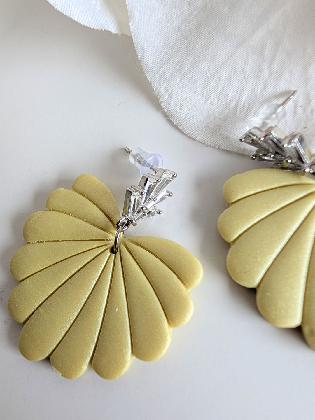 Dangle Earrings "Frida" - Handmade - Art Deco - Mexican Ethnic - Polymer Clay - Rhodium-plated brass studs, silver and zircon - Yellow