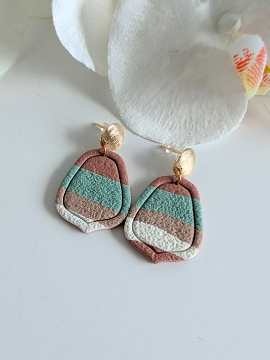 Earrings "Killa" – Polymer Clay – Pre-Columbian Bohemian Jewelry in Green & Terracotta – Gold-Plated Brass and Steel – Petal or Arch