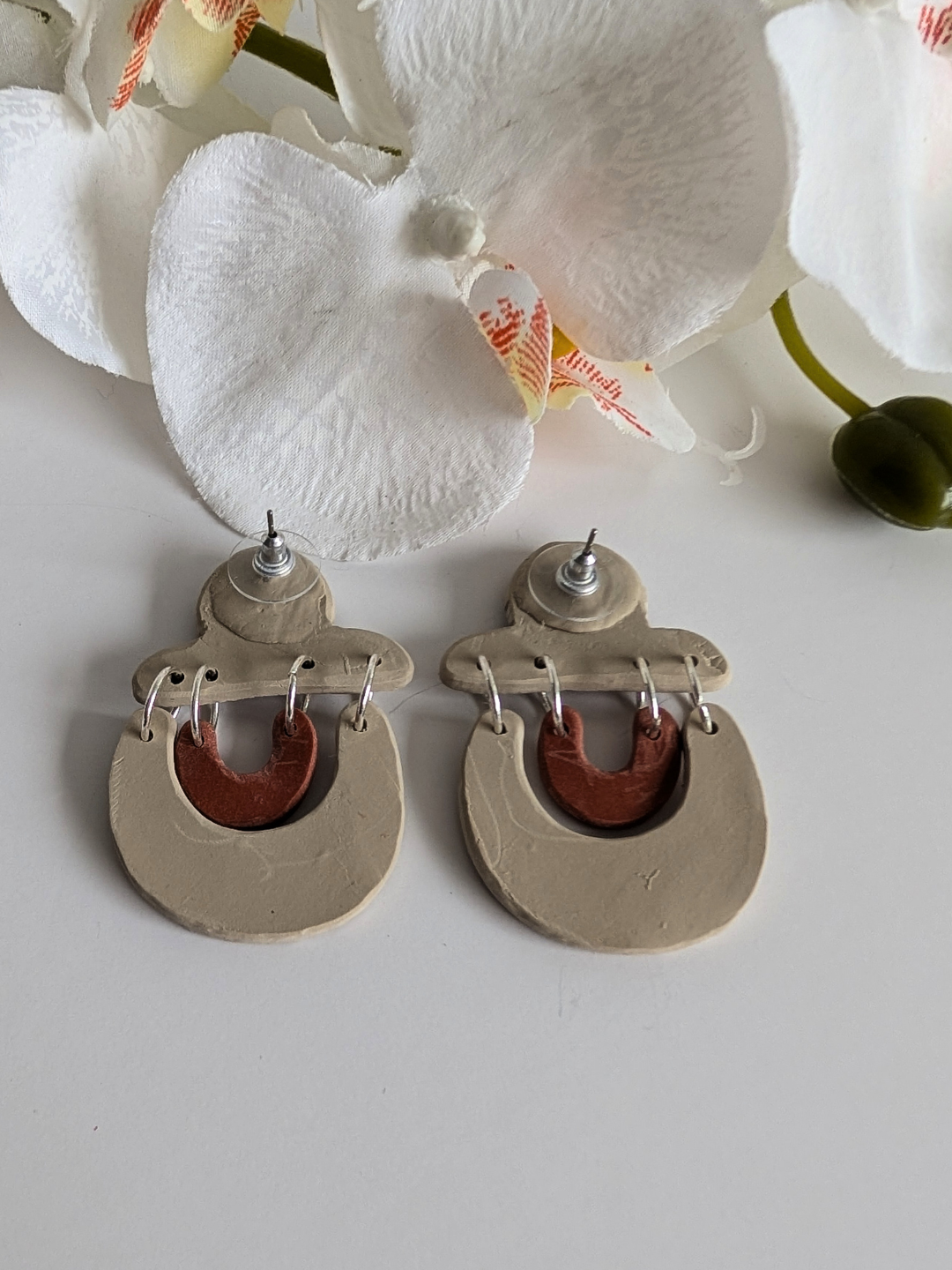Tribal earrings "Ai'la" - Polymer clay & Stainless steel - Sand, terracotta and fuchsia - Approximately 5.2 cm high