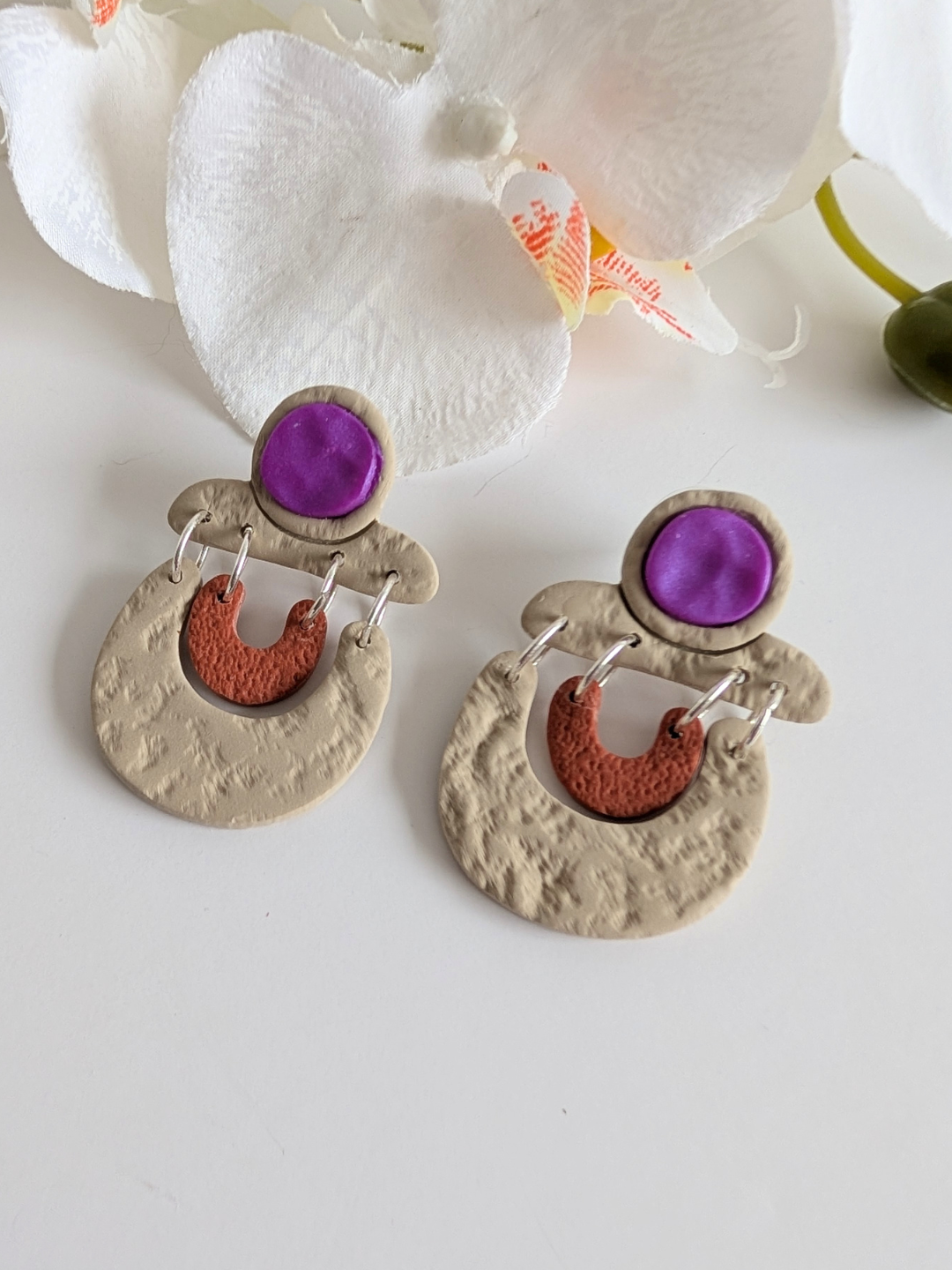 Tribal earrings "Ai'la" - Polymer clay & Stainless steel - Sand, terracotta and fuchsia - Approximately 5.2 cm high