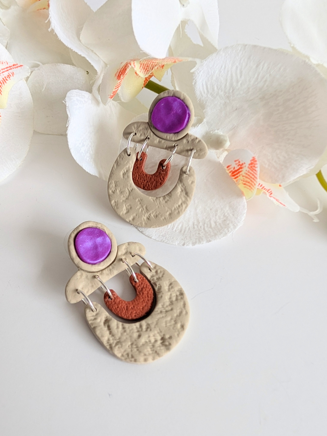 Tribal earrings "Ai'la" - Polymer clay & Stainless steel - Sand, terracotta and fuchsia - Approximately 5.2 cm high