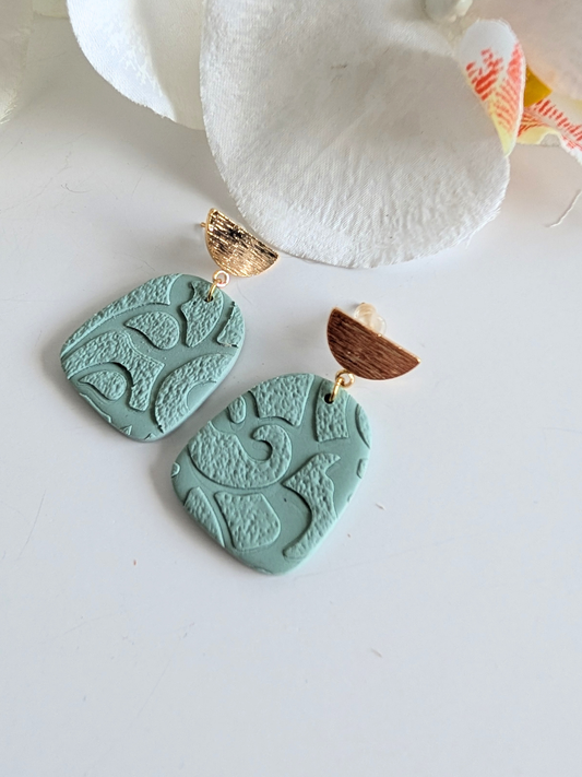 Drop earrings “Yoli” – Polymer clay, brass & stainless steel – Sea green – Approximately 4 cm long