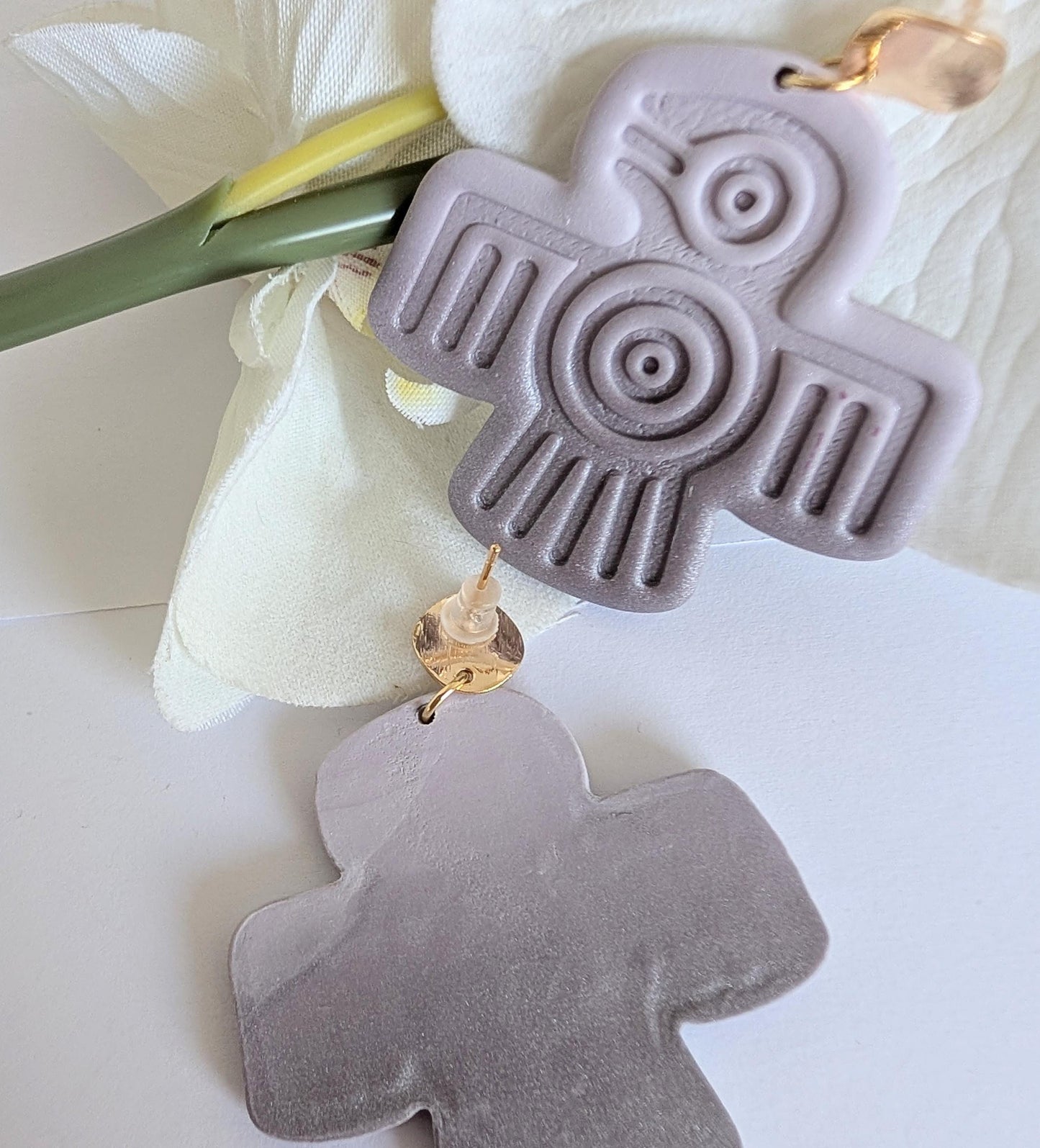 Quetzalcoatl tribal bird earrings - Handmade - Ethnic jewellery - Aztec birds - Polymer clay, stainless steel –Purple gradient