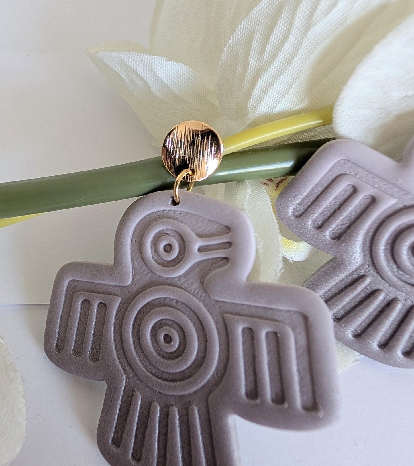 Quetzalcoatl tribal bird earrings - Handmade - Ethnic jewellery - Aztec birds - Polymer clay, stainless steel –Purple gradient