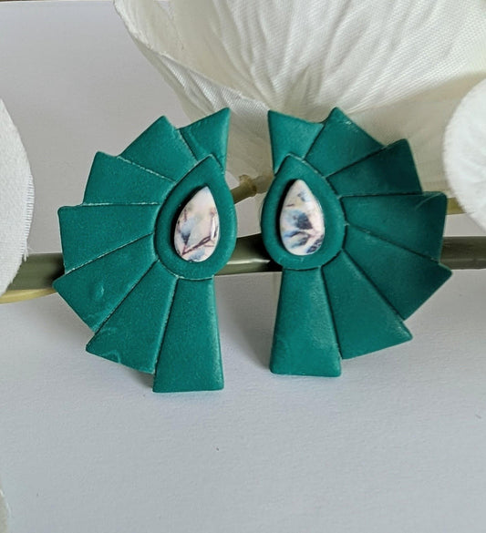 Inca tribal ‘Ch'aska’ earrings - Handmade - Polymer clay stud earrings - Stainless steel studs - Green