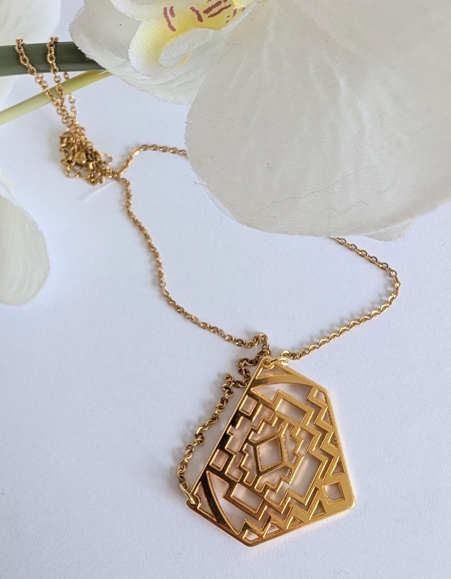 Ethnic tribal necklace - Aztec-style pendant - Gold-plated - Approx. 41.5 cm neck circumference - Zamac and 316L stainless steel