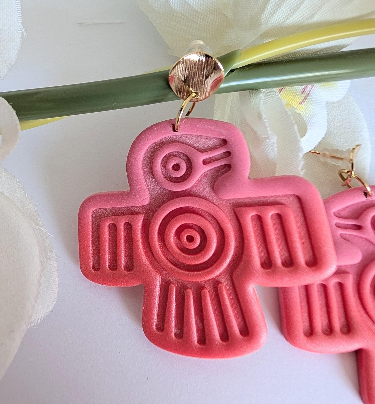 "Quetzalcoatl" tribal bird earrings - Handmade - Ethnic jewellery - Aztec birds - Polymer clay & stainless steel - Pink and coral
