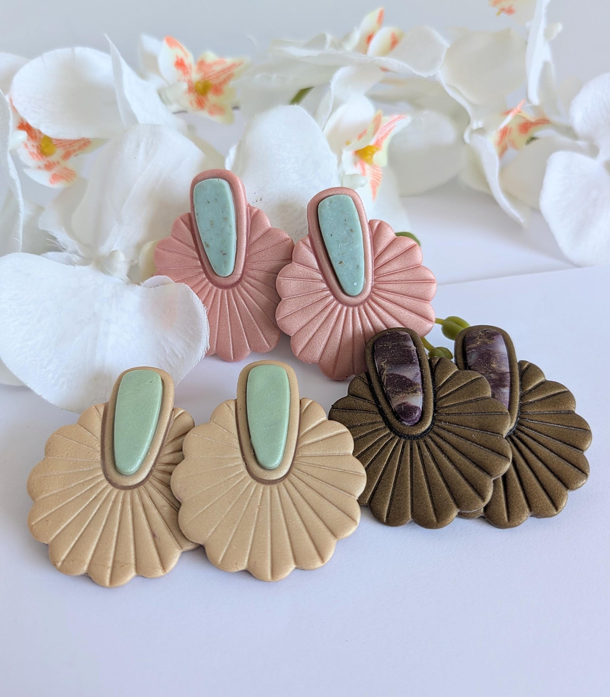 3 paires de Boucles d’oreilles art déco éventail imposantes 
