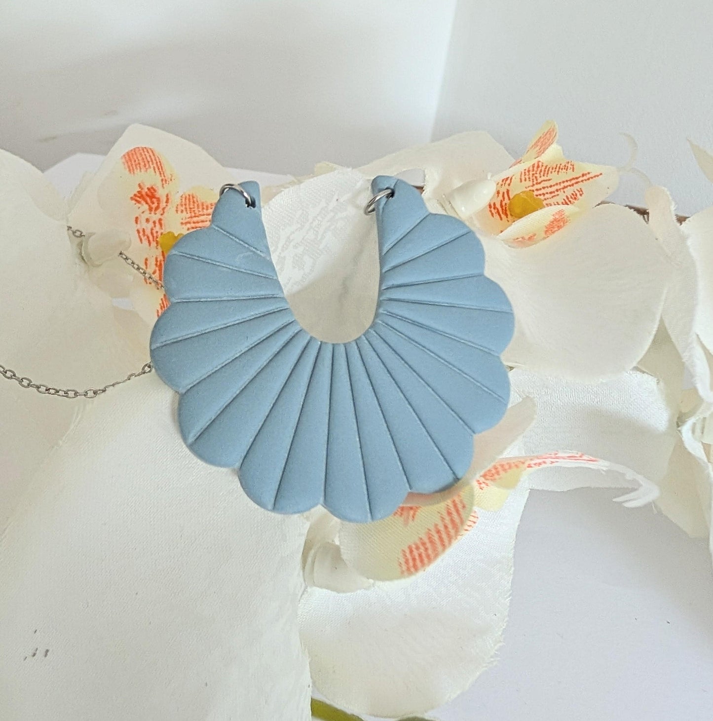 Art Deco necklace - Maya-inspired fan pendant made from polymer clay - Approximately 46 cm neck circumference - 316L surgical steel chain - Ballerina pink or Baby blue
