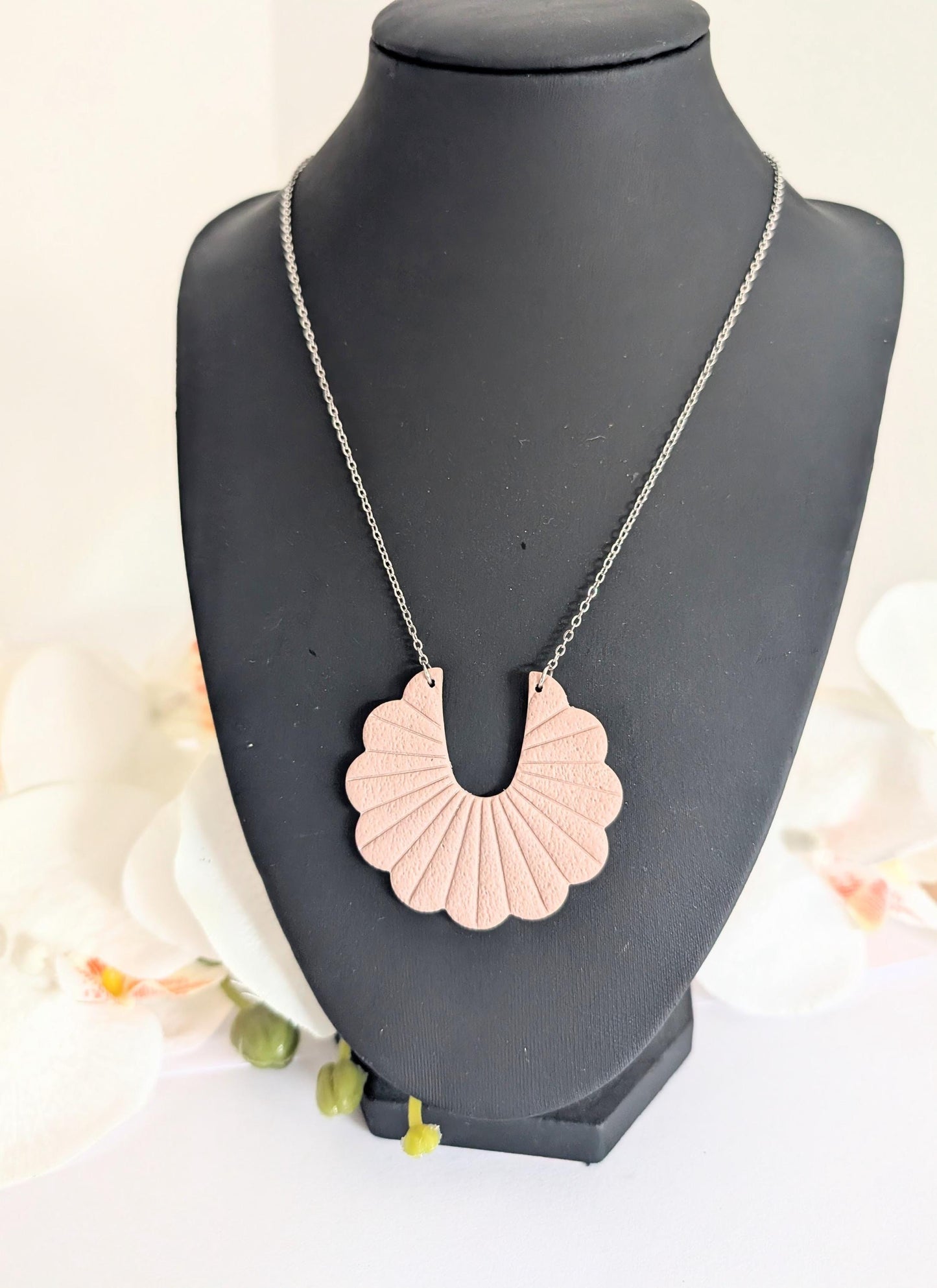 Art Deco necklace - Maya-inspired fan pendant made from polymer clay - Approximately 46 cm neck circumference - 316L surgical steel chain - Rosewood