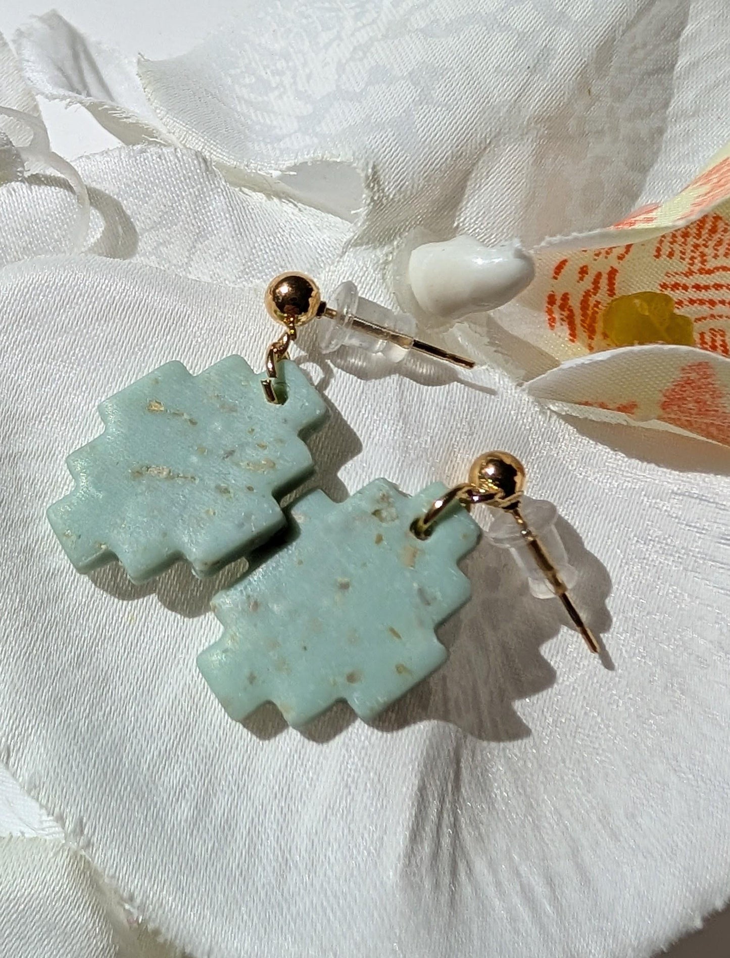 Handmade unisex earrings - Aztec-style tribal earrings - Drop earrings - Available in two colours