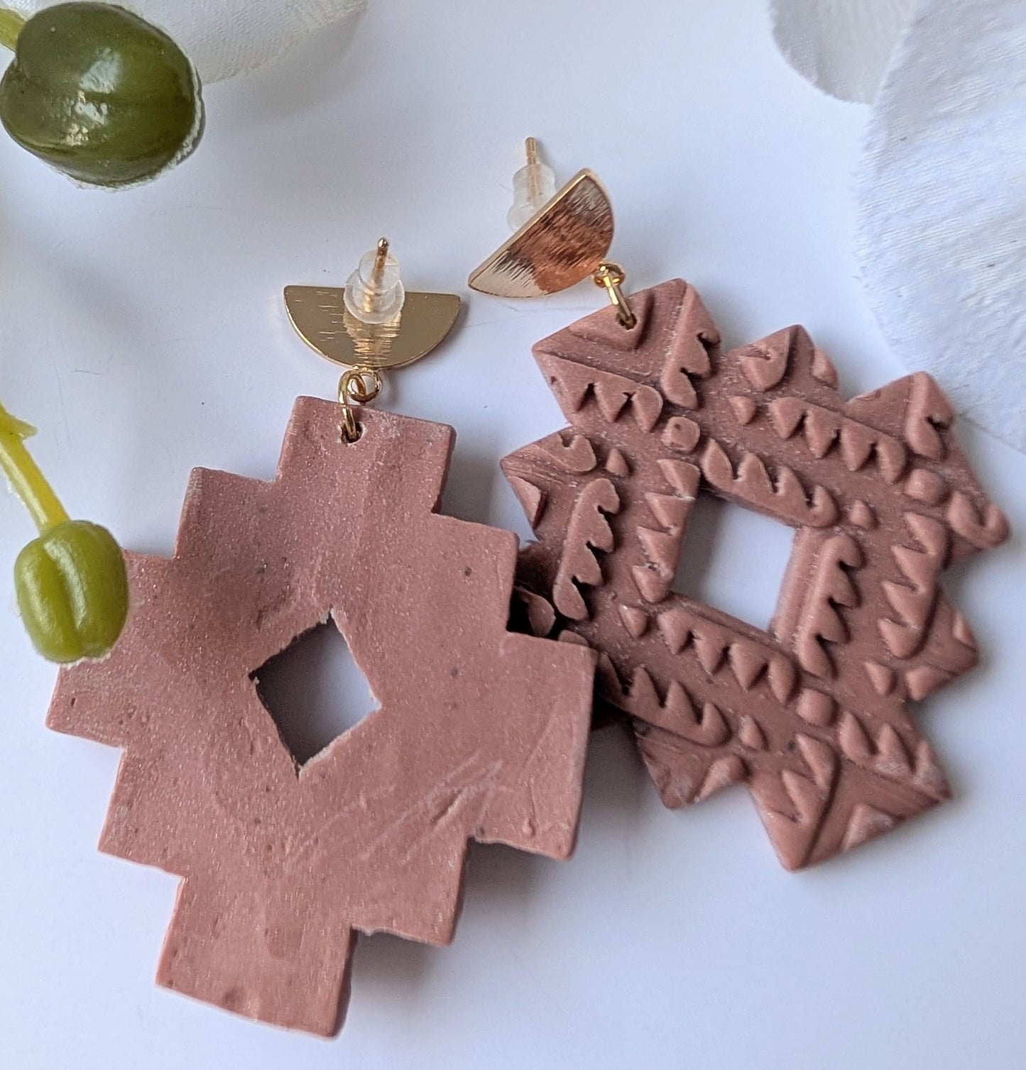 Aztec dangle earrings - Pre-Columbian style - Handmade - Polymer clay, stainless steel and brass - Sienna