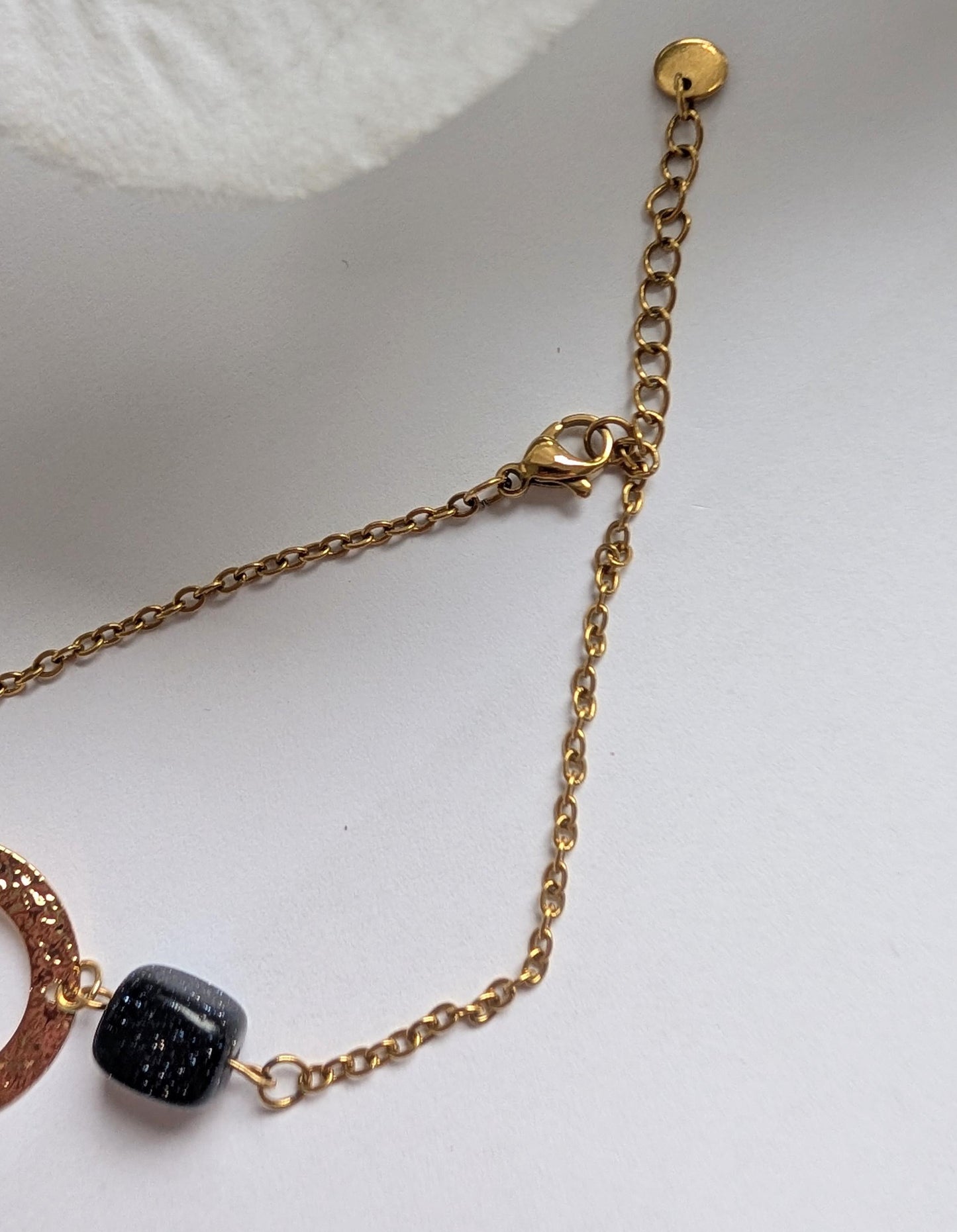 Handmade minimalist thin bracelet - Goldstone, brass and stainless steel - Approx. 19,5 cm wrist circumference - With extension chain
