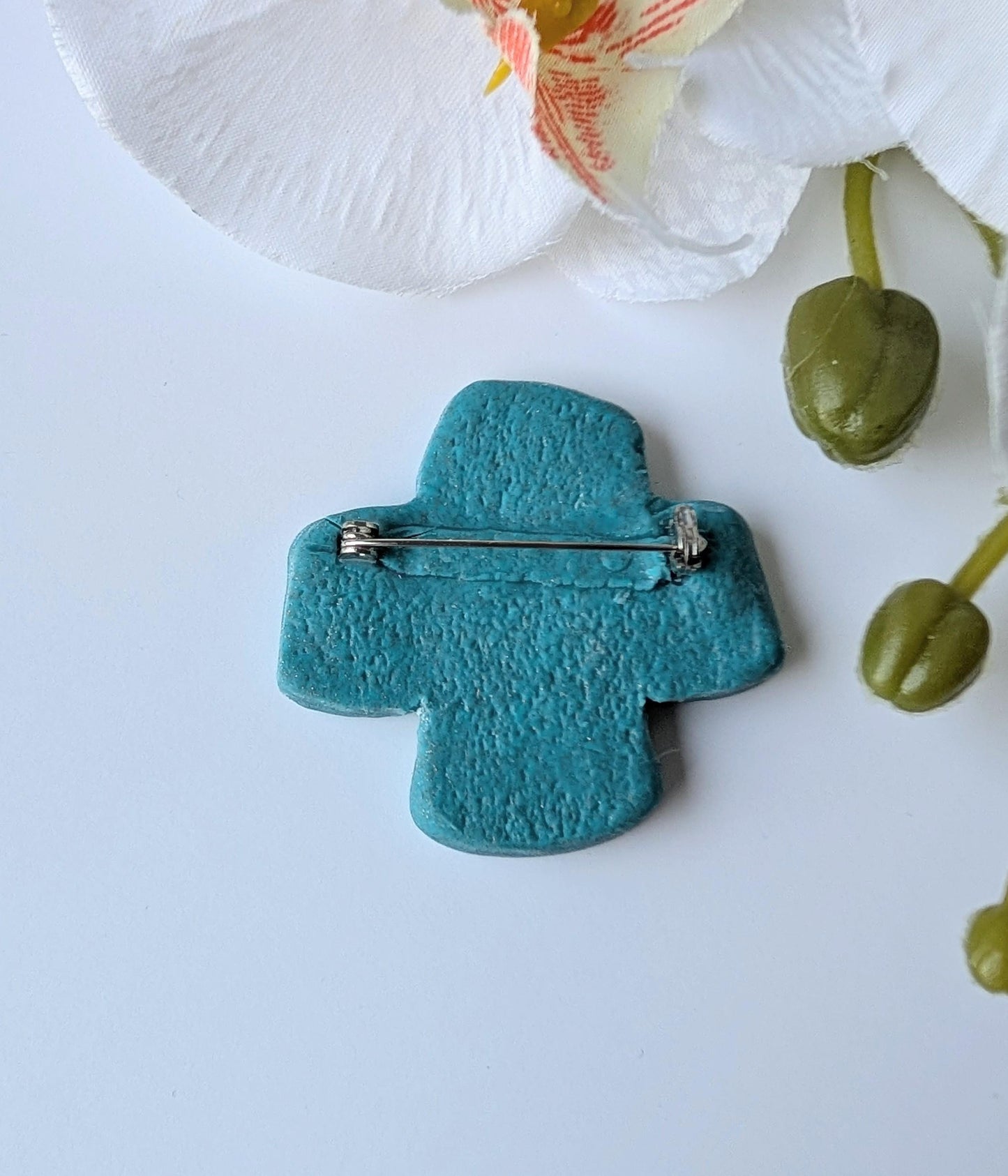 Tribal brooch - Handmade - Tribal bird - Aztec style - Polymer clay and metal - Nickel free - Bkue and antique gold