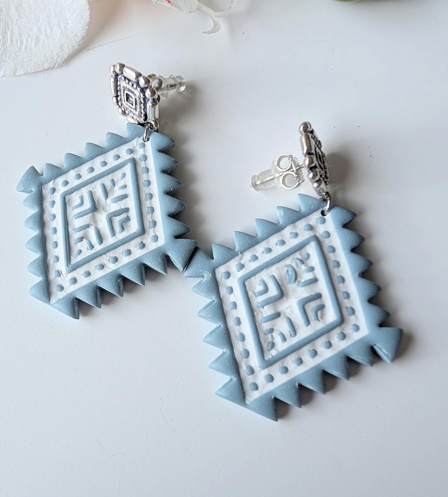 Statement drop earrings - Aztec style - Polymer clay and zamac - Lead, nickel and cadmium-free - Baby blue
