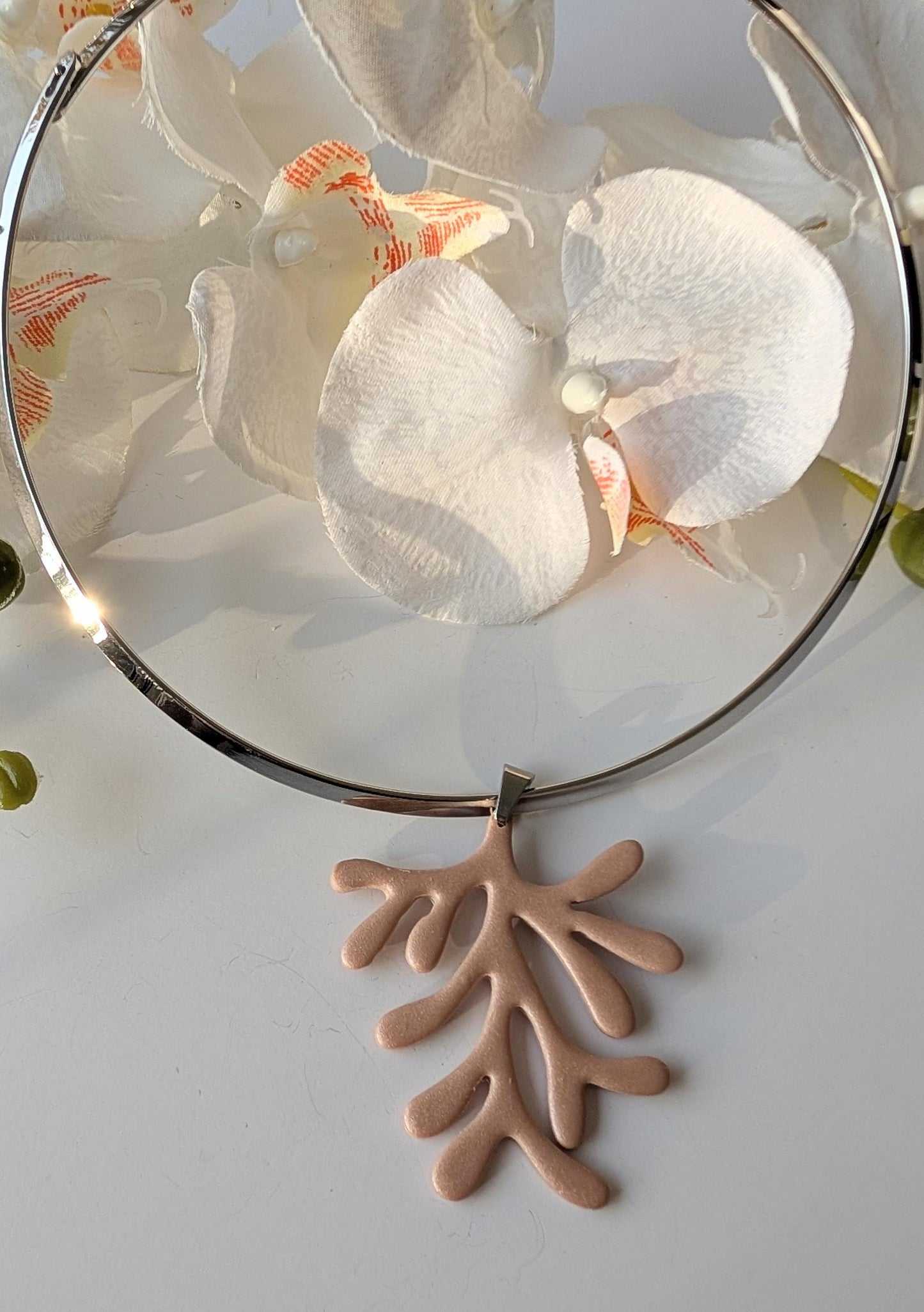 Artisan Torque Necklace - Coral pendant - Shimmery powder pink -Polymer clay and stainless steel - 14 cm diameter approximately