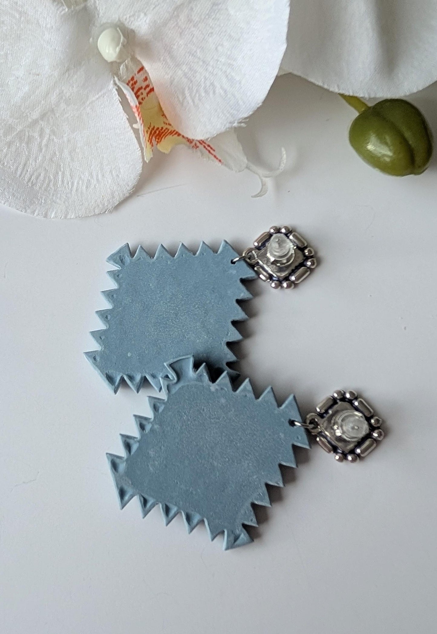 Statement drop earrings - Aztec style - Polymer clay and zamac - Lead, nickel and cadmium-free - Baby blue