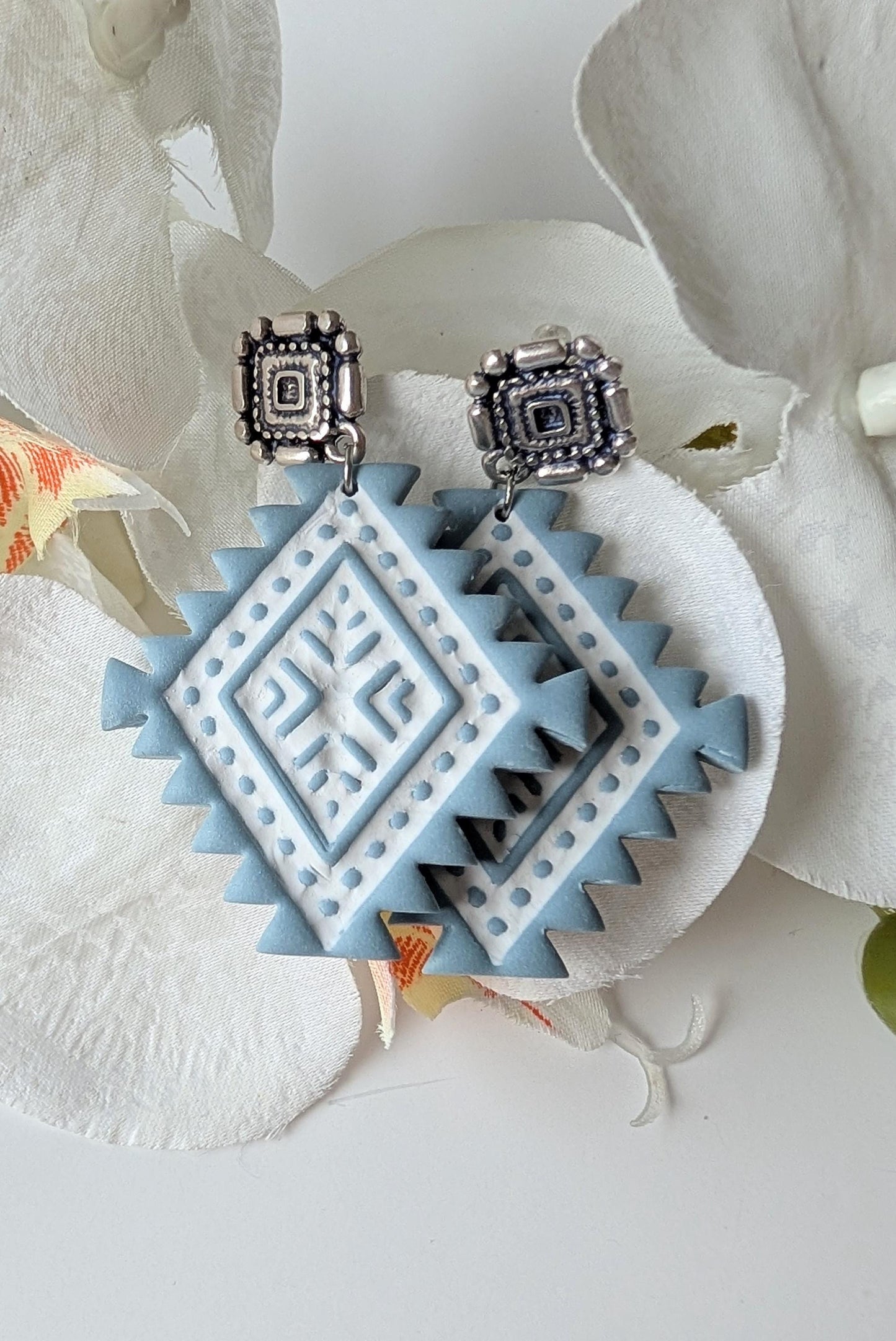 Statement drop earrings - Aztec style - Polymer clay and zamac - Lead, nickel and cadmium-free - Baby blue