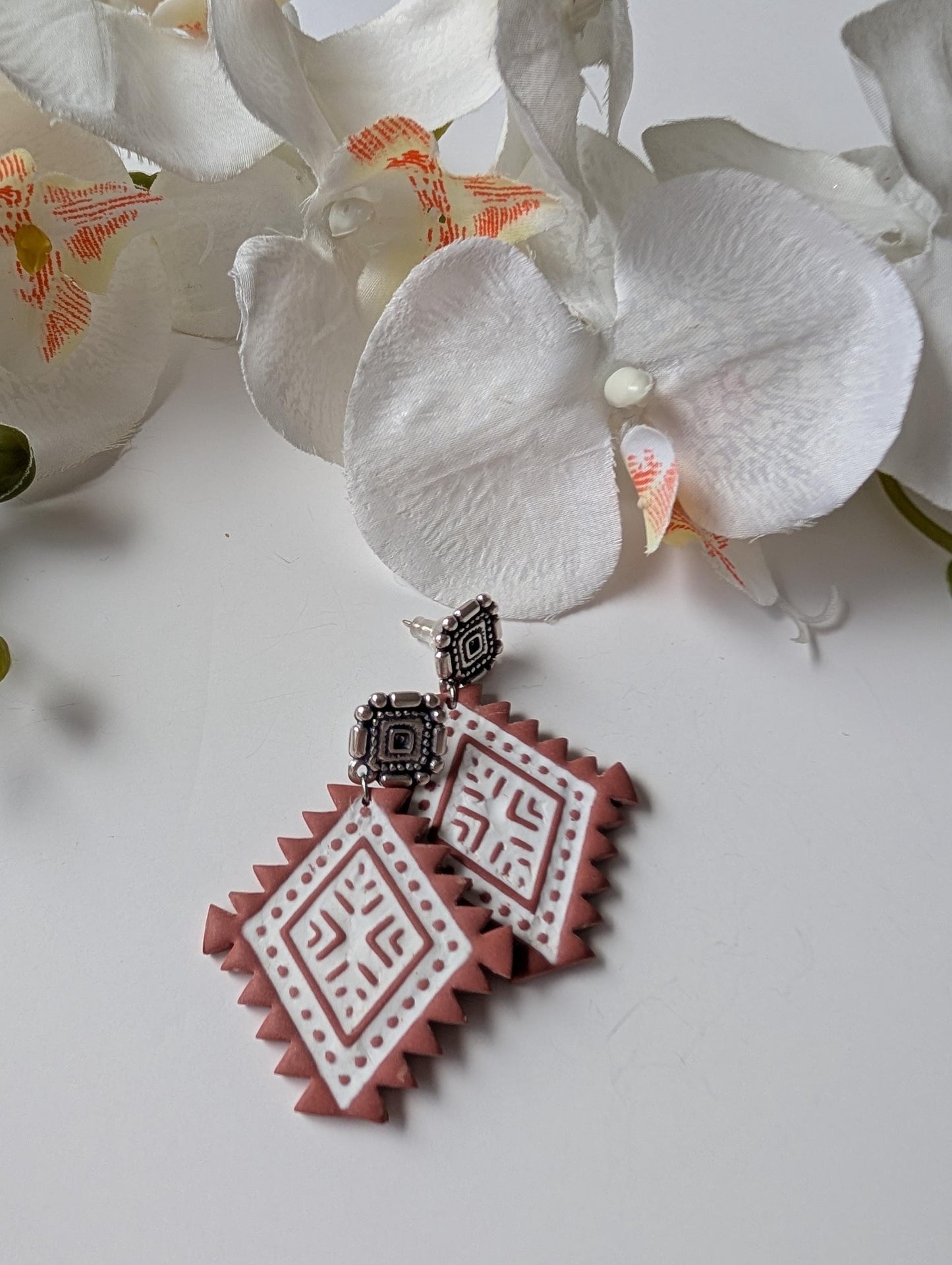 Statement drop earrings - Aztec style - Polymer clay and zamac - Lead, nickel and cadmium-free - Sienna