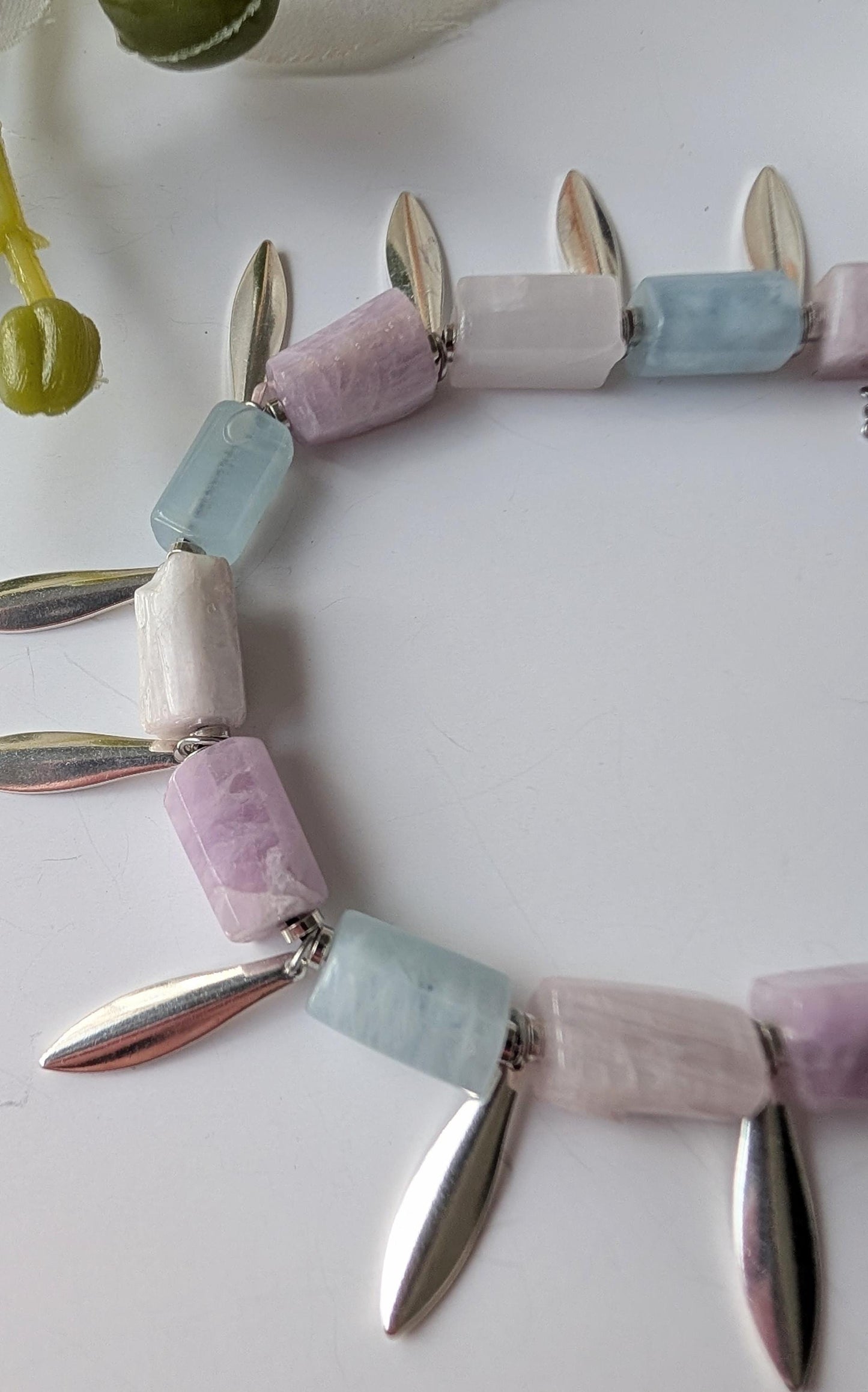 Ethnic necklace and bracelet - Morganite beads and marquise-shaped charms  – Approximately 46 cm necklace length – Stainless-steel chains