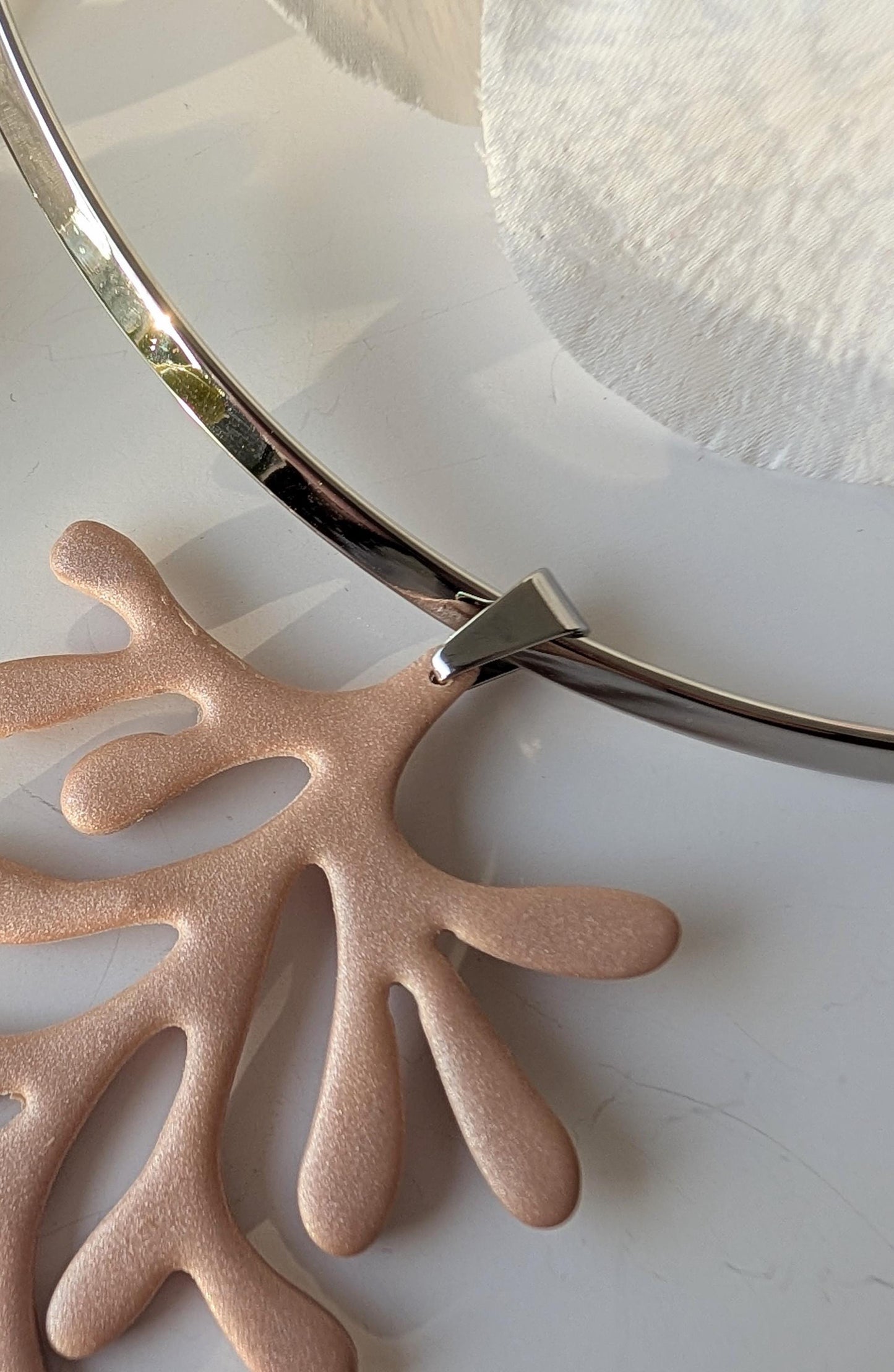 Artisan Torque Necklace - Coral pendant - Shimmery powder pink -Polymer clay and stainless steel - 14 cm diameter approximately