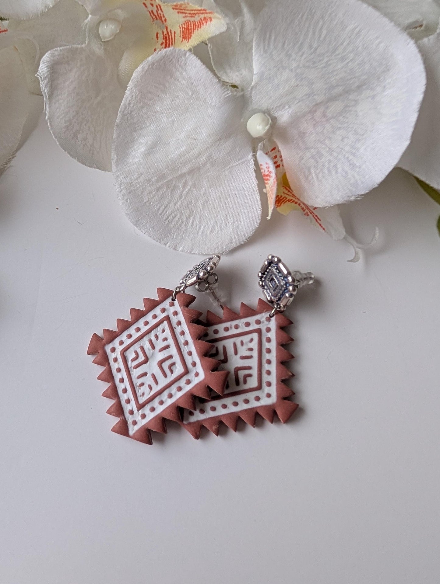 Statement drop earrings - Aztec style - Polymer clay and zamac - Lead, nickel and cadmium-free - Sienna