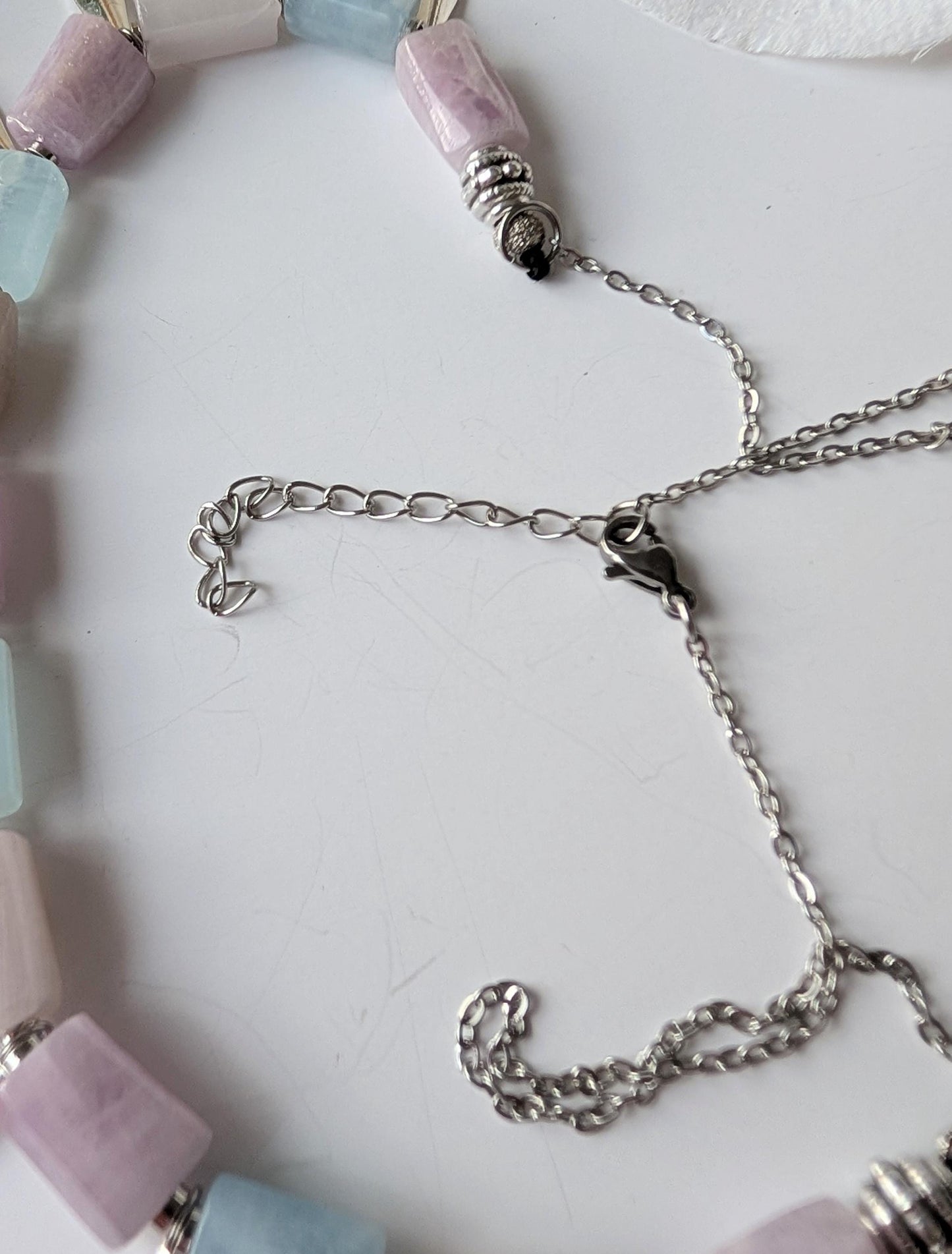 Ethnic necklace and bracelet - Morganite beads and marquise-shaped charms  – Approximately 46 cm necklace length – Stainless-steel chains