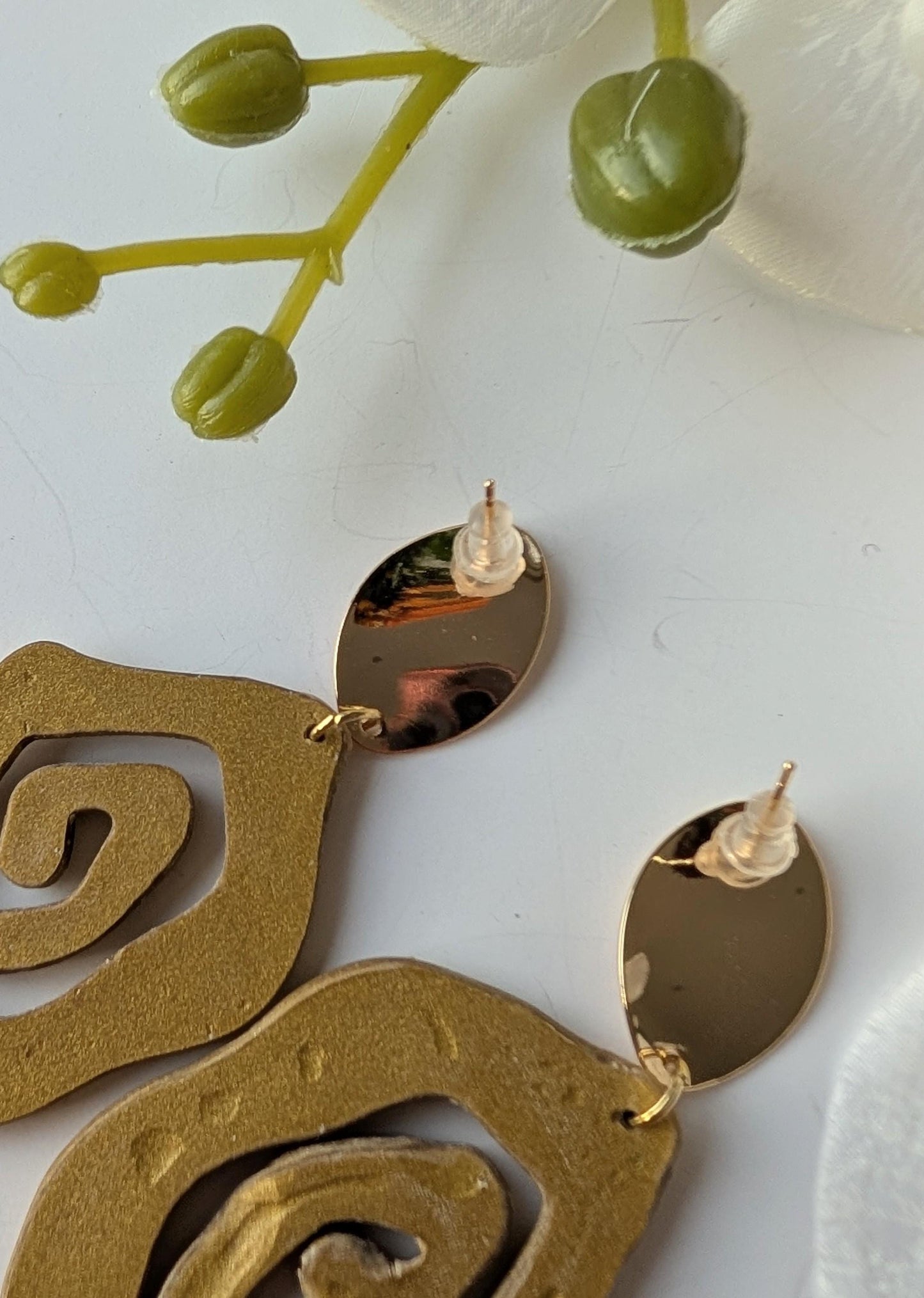 Spiral-shaped earrings - Tribal style - Polymer clay & stainless steel - Lightweight and hypoallergenic