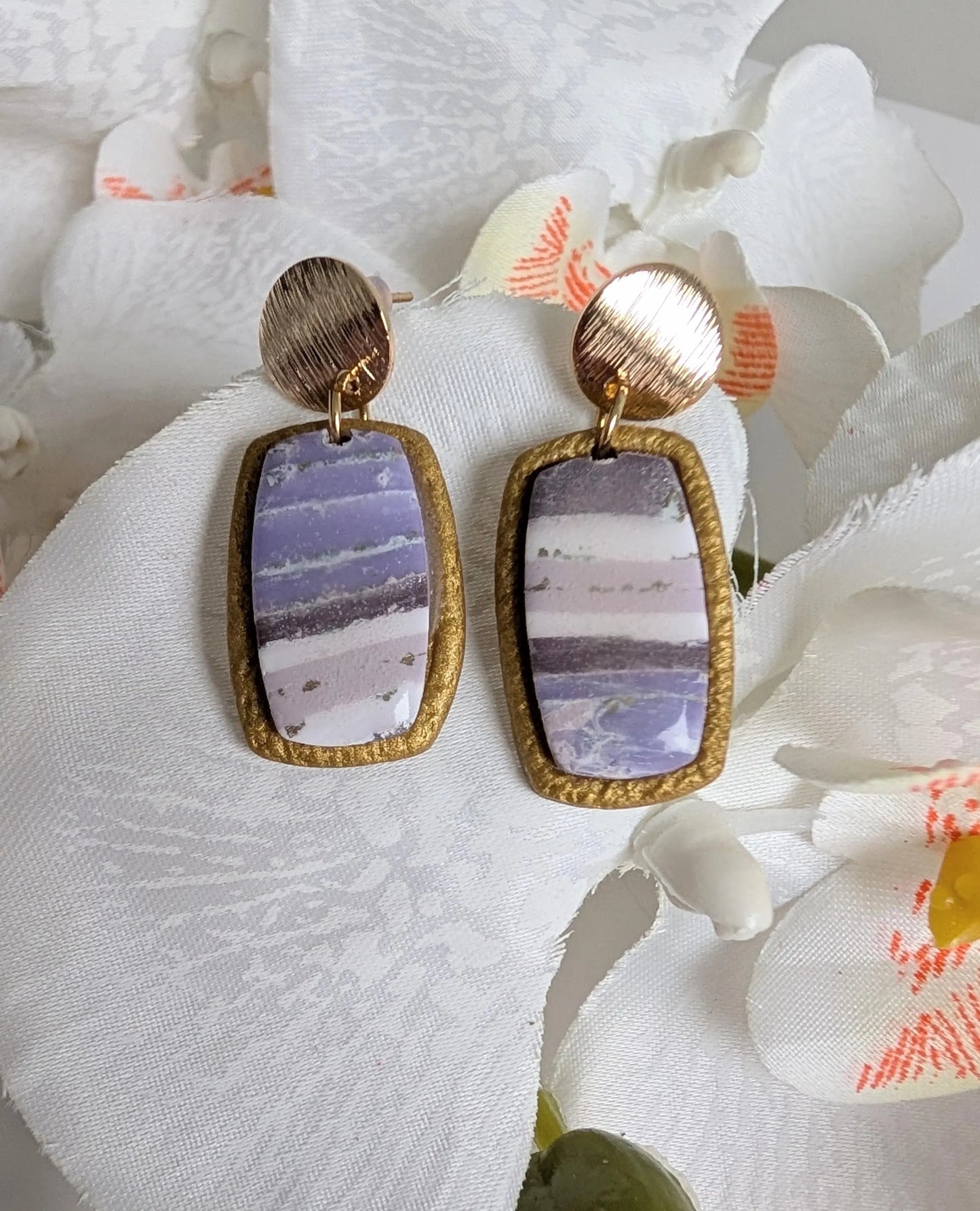 Rectangular earrings - Polymer clay - Gold Metallic base and faux amethyst - 3.2 cm long - Hypoallergenic