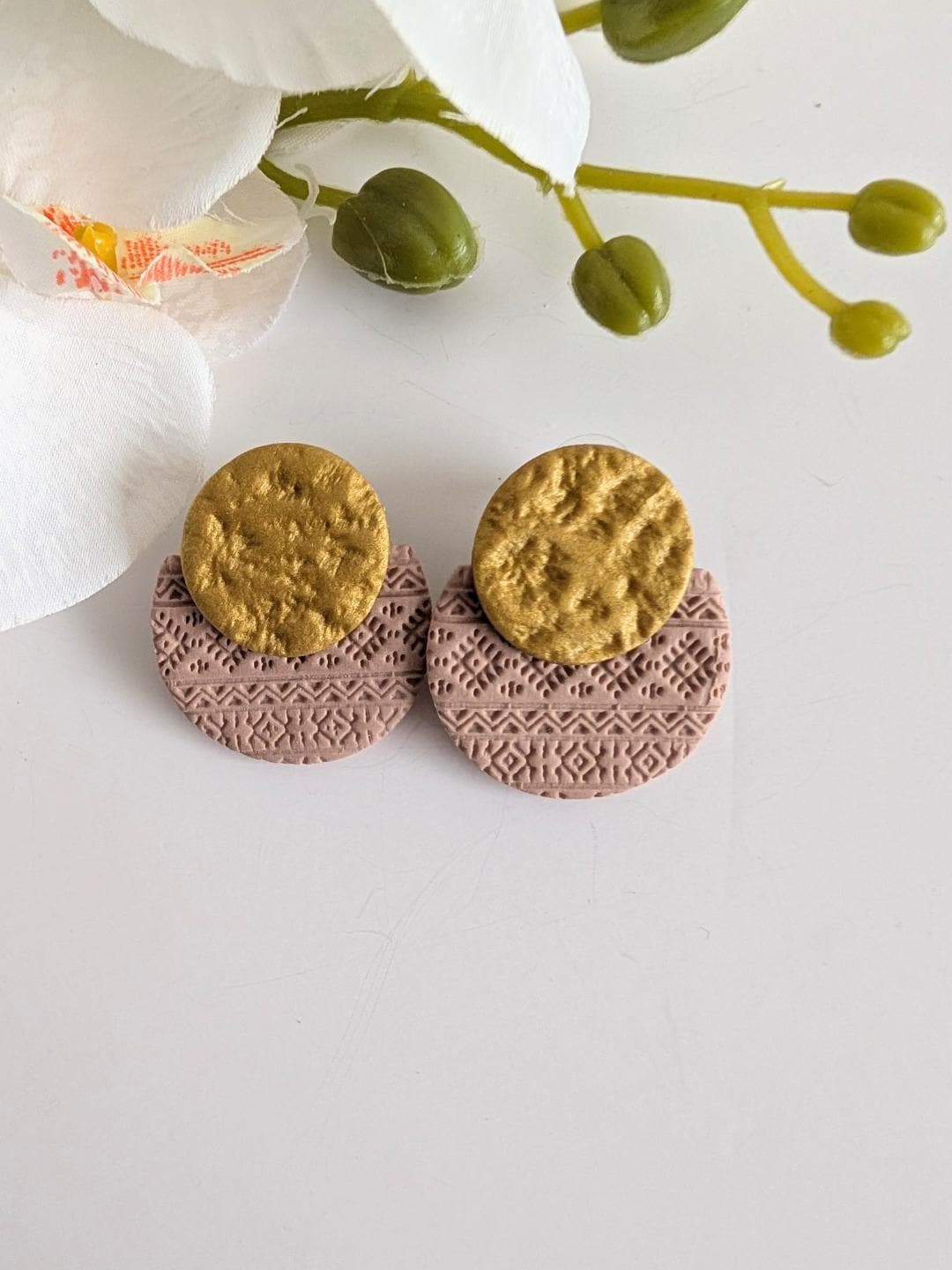 Ethnic earrings "Malitzin" - Stud earrings - Polymer clay & stainless steel - 4 cm high - Gold and rosewood